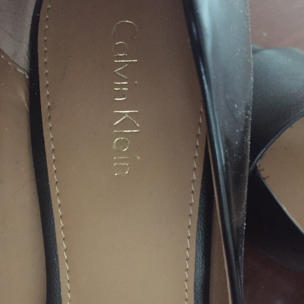 Black dress shoe